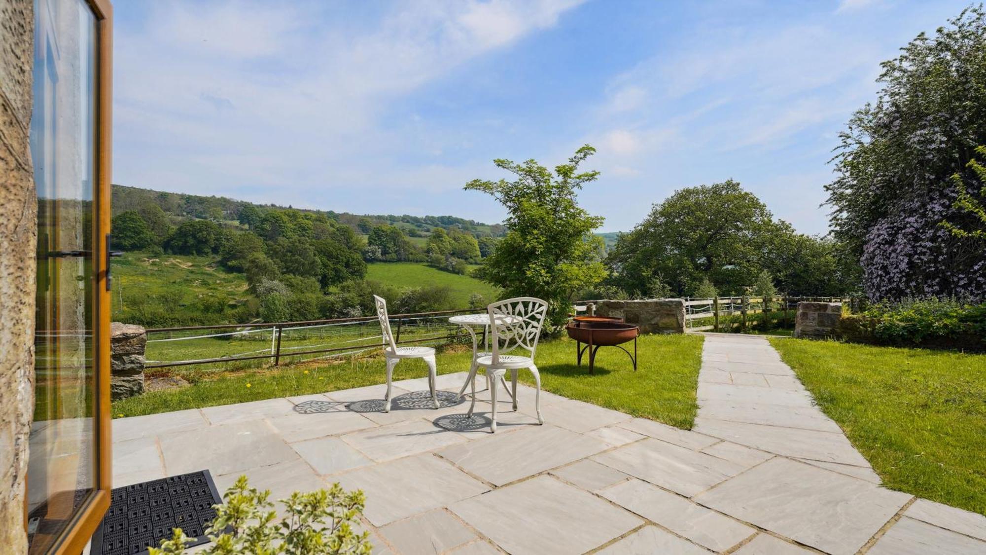 Tranquil Countryside Cottage For Two Wrexham Kültér fotó